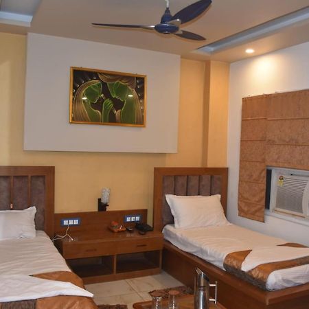 Hotel Prime Residency By Bookingcare Ballia Buitenkant foto
